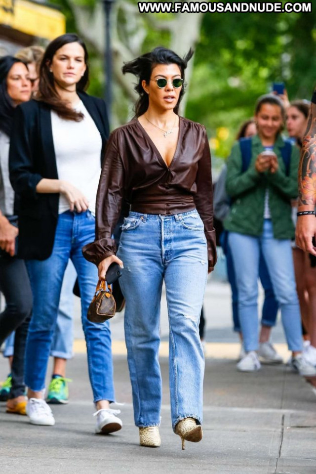 Kourtney Kardashia New York Paparazzi New York Celebrity Beautiful