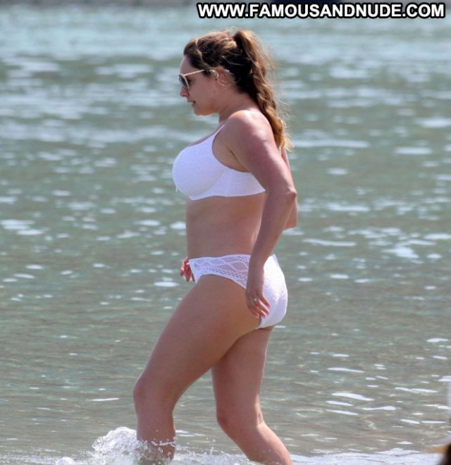 Kelly Brook The Beach Celebrity Babe Beautiful Beach Posing Hot