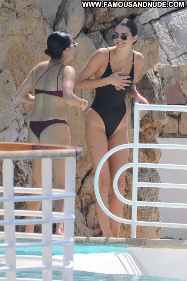 Kendall Jenner No Source Babe Posing Hot Celebrity Hot Swimsuit Hotel