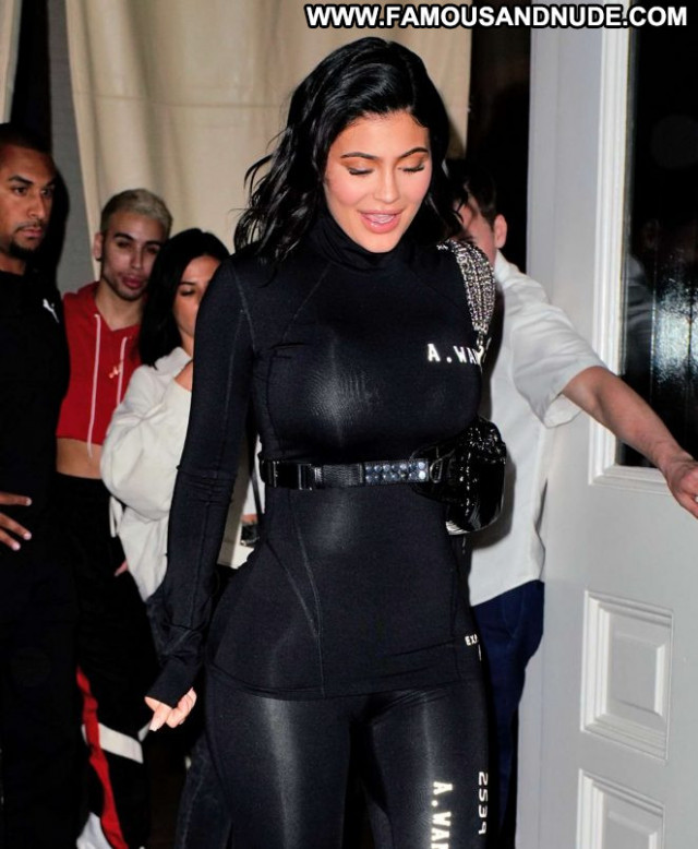 Kylie Jenner New York  Beautiful Paparazzi Posing Hot Babe New York