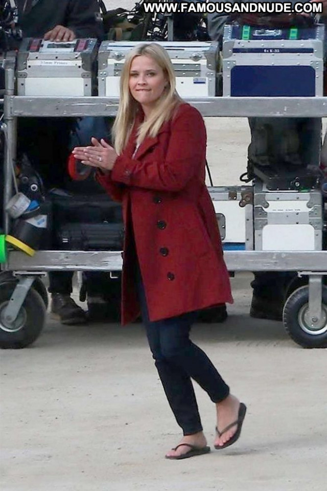 Reese Witherspoo No Source Paparazzi Posing Hot Beautiful Babe