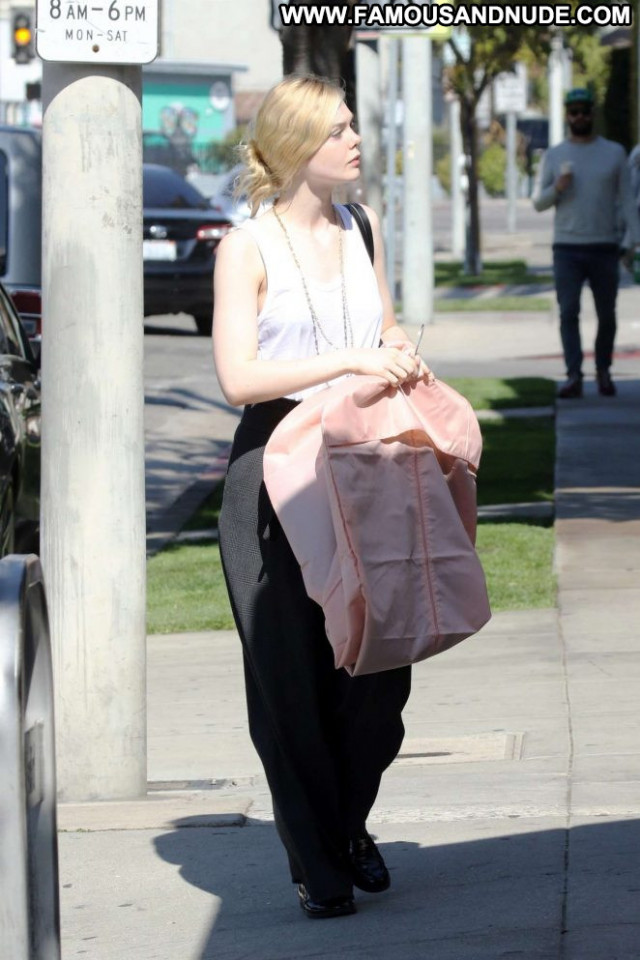 Elle Fanning No Source Celebrity Beautiful Paparazzi Posing Hot Babe