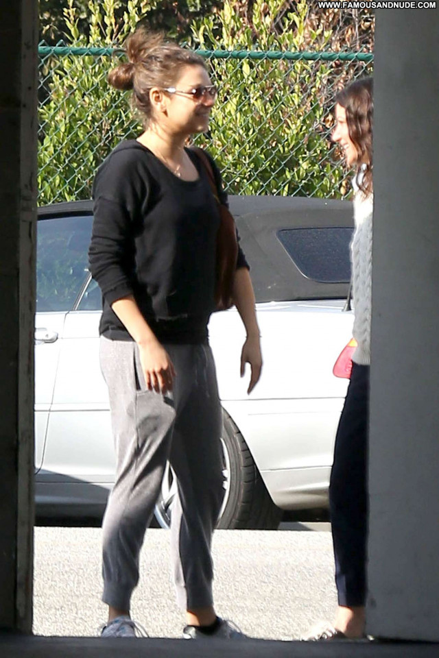 Mila Kunis No Source  Paparazzi Beautiful Posing Hot Celebrity Babe