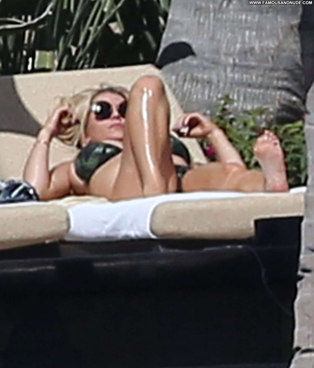 Jessica Simpson No Source  Beautiful Paparazzi Babe Posing Hot Bikini