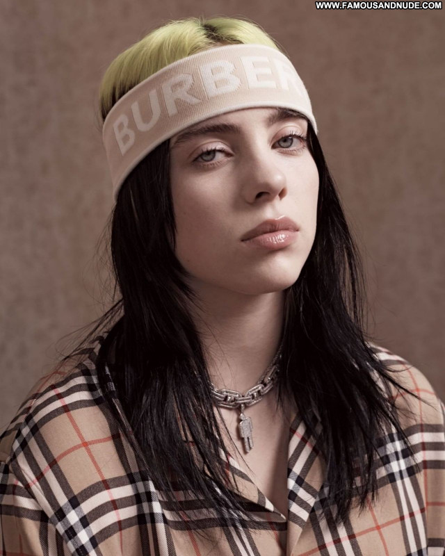 Billie Eilish No Source  Beautiful Babe Sexy Celebrity Posing Hot