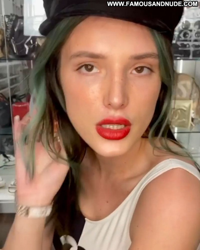 Bella Thorne No Source  Sexy Celebrity Beautiful Babe Posing Hot