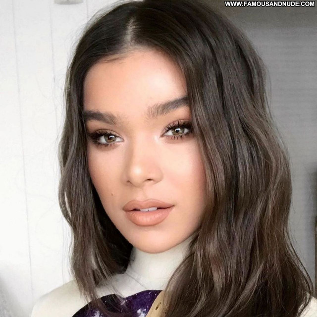 Hailee Steinfeld No Source  Babe Posing Hot Sexy Beautiful Celebrity