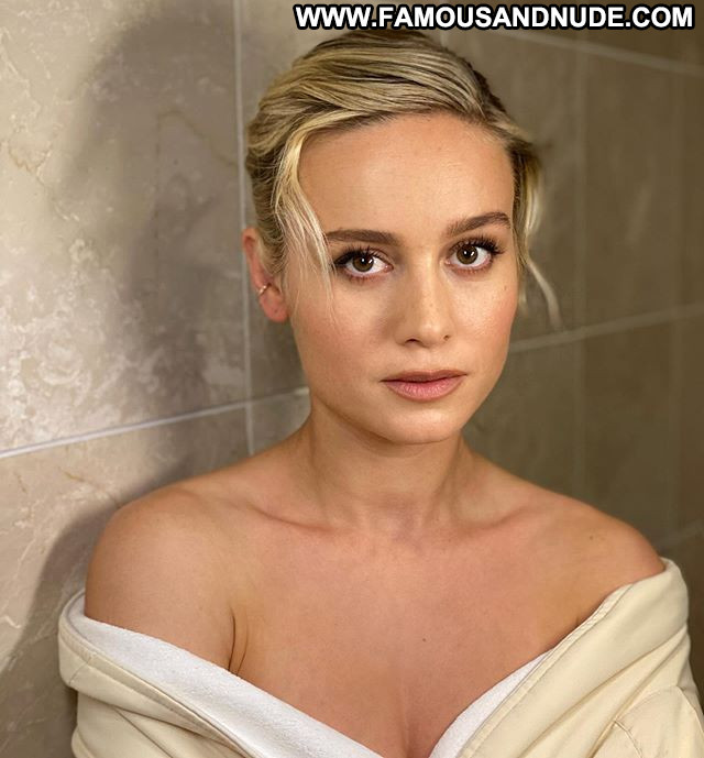 Brie Larson No Source Beautiful Babe Posing Hot Celebrity Paparazzi