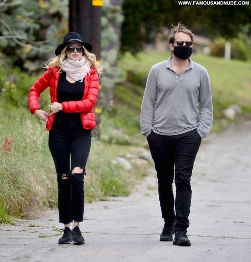 Heather Graham Celebrity Beautiful Babe Sexy Straight Posing Hot