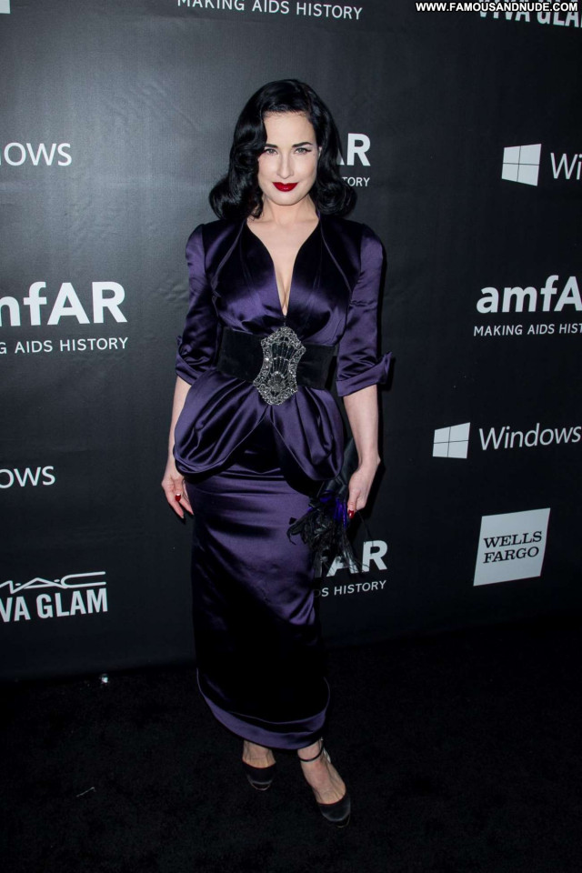 Dita Von Teese No Source Beautiful Paparazzi Posing Hot Babe