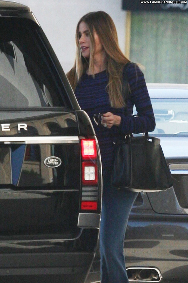 Sofia Vergara Beverly Hills Babe Bar Posing Hot Celebrity Paparazzi