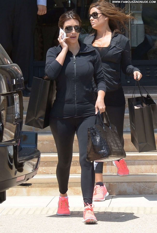 Kim Kardashian Beverly Hills Beautiful Babe Paparazzi Posing Hot Bar