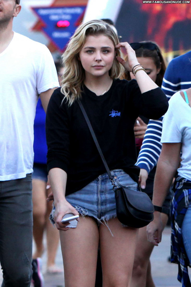 Chloe Moretz No Source Celebrity Babe Shorts Paparazzi Beautiful