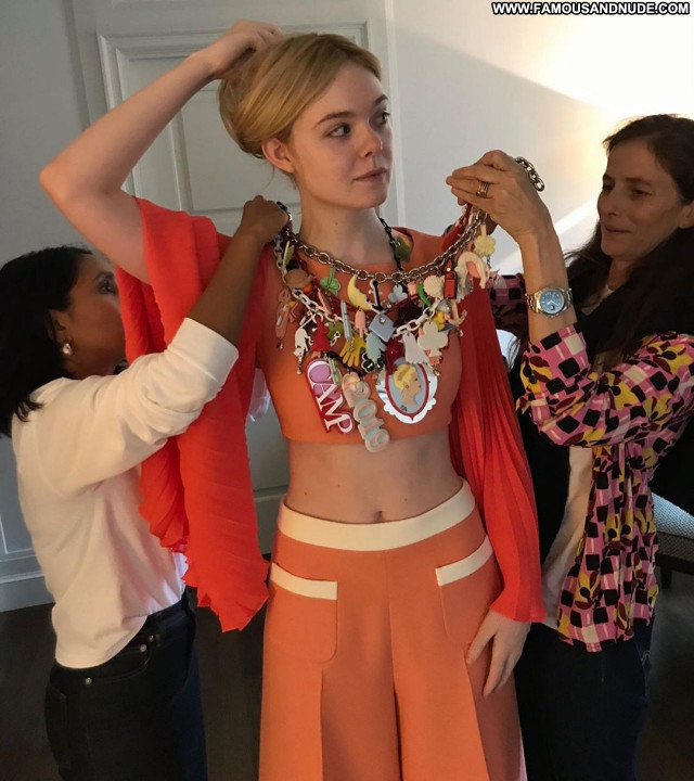 Elle Fanning No Source Babe Beautiful Sexy Posing Hot Celebrity