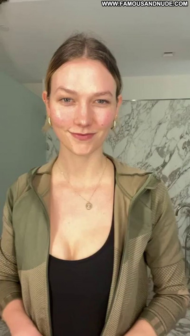 Karlie Kloss No Source  Sexy Posing Hot Babe Beautiful Celebrity