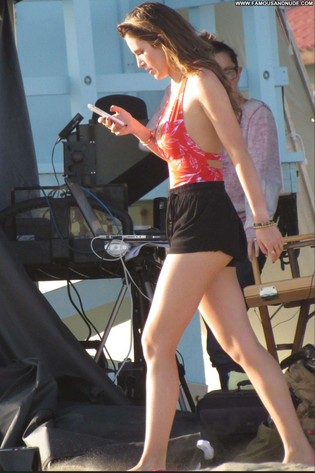 Bella Thorne No Source Paparazzi Celebrity Shorts Posing Hot Babe