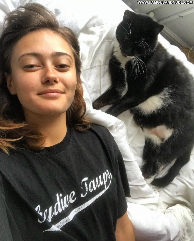 Ella Purnell No Source Babe Celebrity Beautiful Sexy Posing Hot