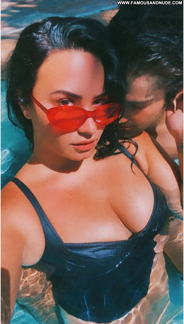 Demi Lovato No Source Beautiful Babe Sexy Celebrity Posing Hot