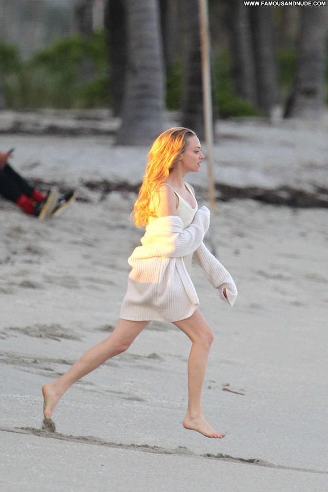 Photos No Source Beautiful Posing Hot Paparazzi Celebrity Babe