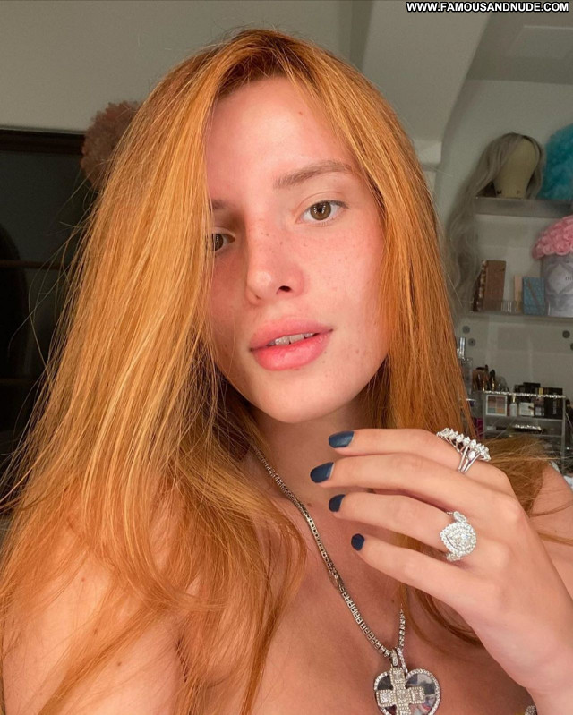 Bella Thorne No Source Posing Hot Beautiful Celebrity Sexy Babe