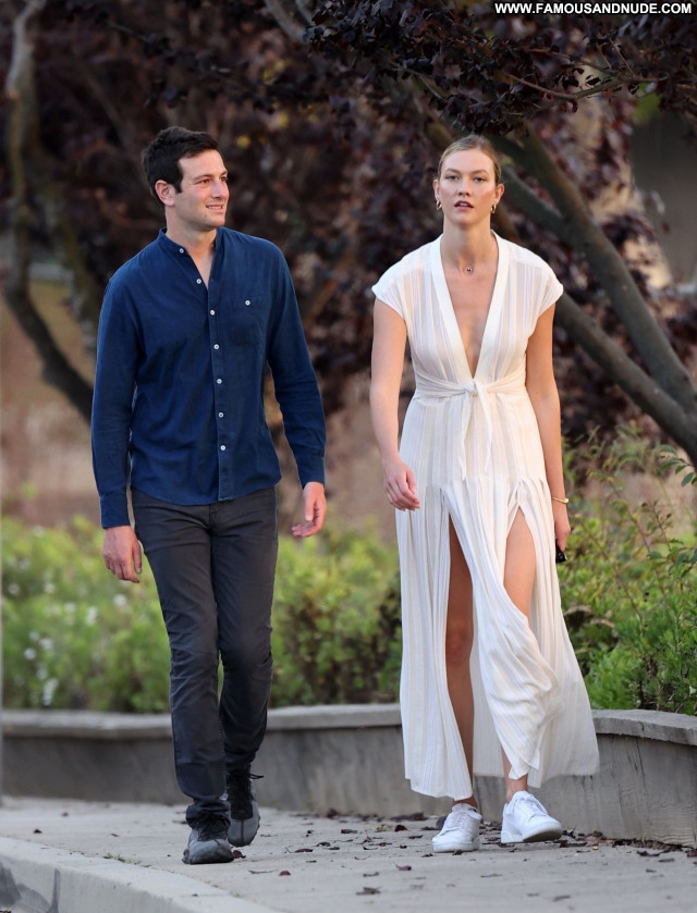 Karlie Kloss No Source Sexy Posing Hot Celebrity Beautiful Babe