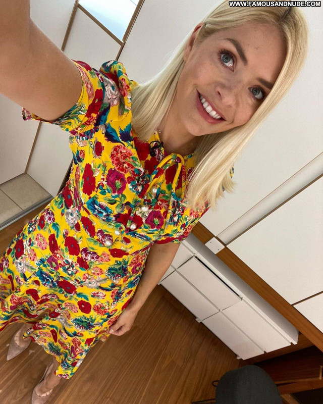 Holly Willoughby No Source Celebrity Babe Posing Hot Sexy Beautiful