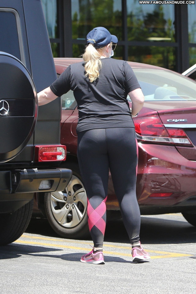 Rebel Wilson No Source Posing Hot Babe Celebrity Sexy Beautiful