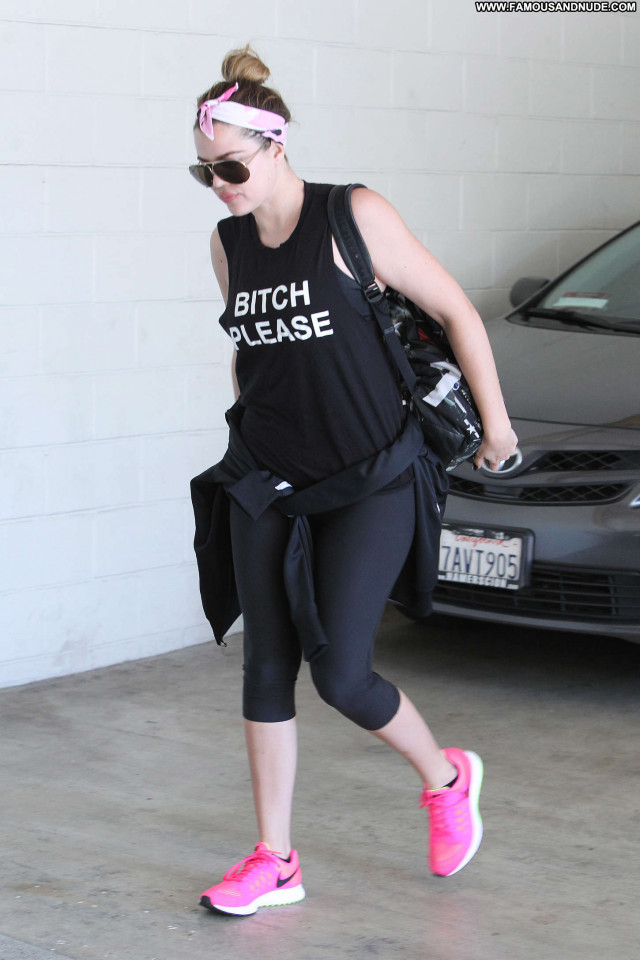 Khloe Kardashian Beverly Hills Gym Beautiful Paparazzi Posing Hot