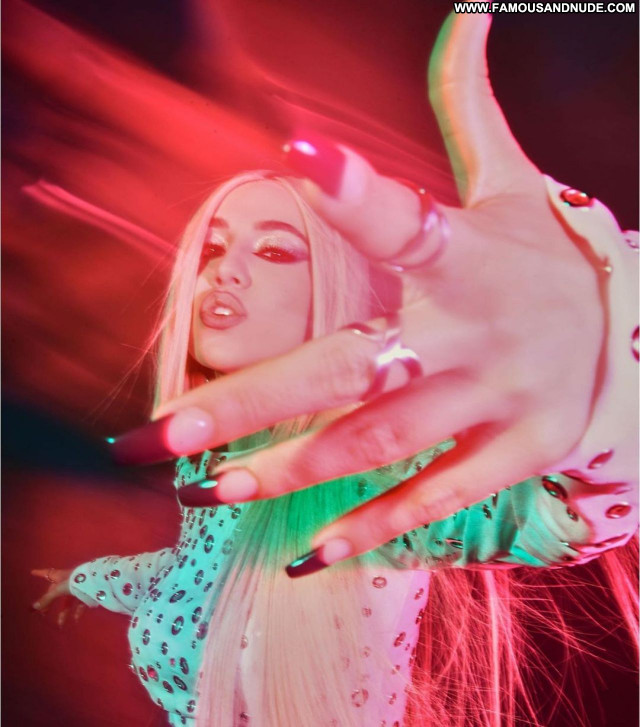 Ava Max No Source Babe Sexy Posing Hot Celebrity Beautiful