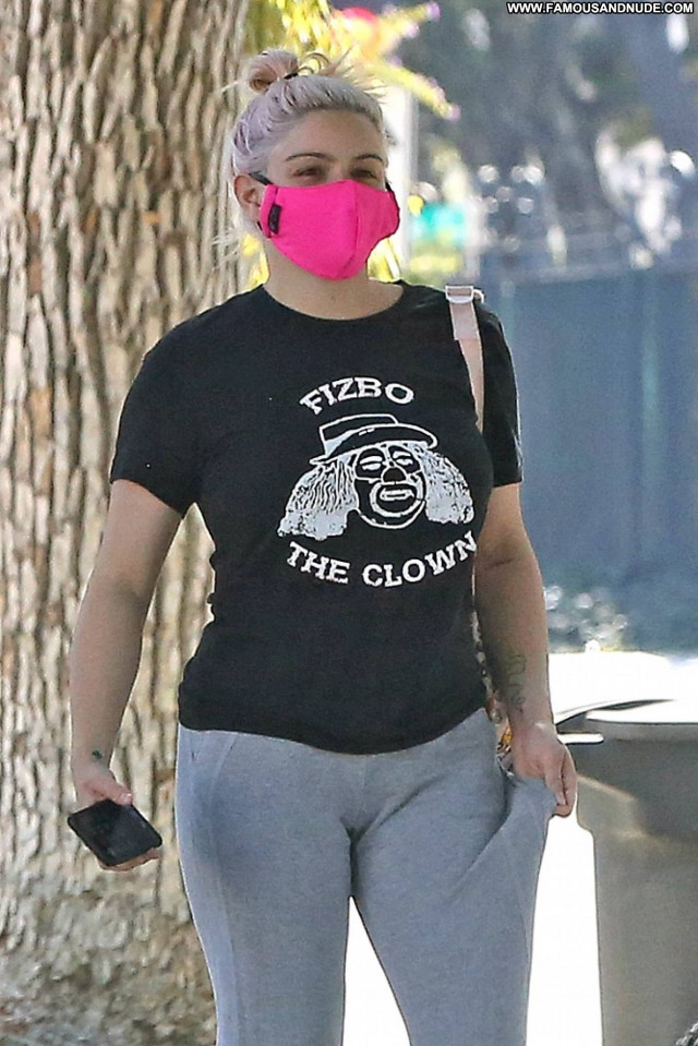 Ariel Winter No Source  Celebrity Beautiful Paparazzi Posing Hot Babe